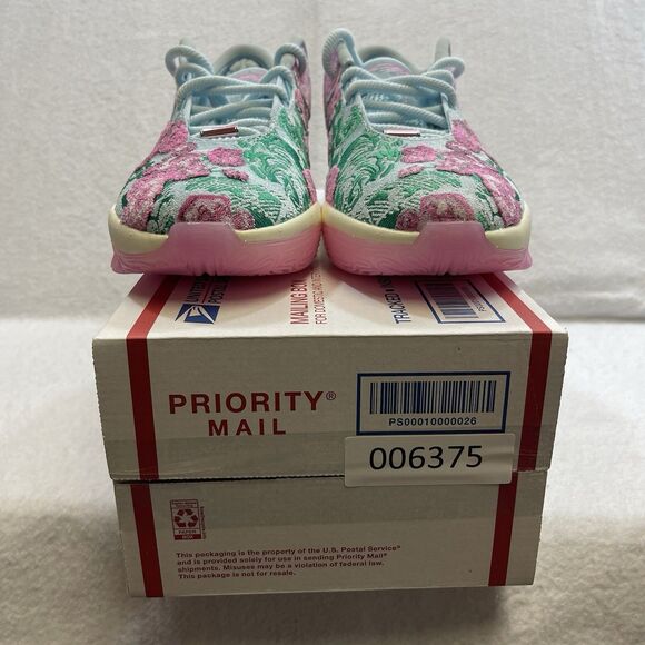 Athletic_Shoes